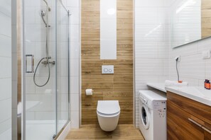 Shower, towels - Kasprowicza Beachside by Renters (Kolobrzeg)