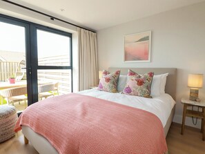 2 bedrooms, individually decorated, individually furnished, free WiFi