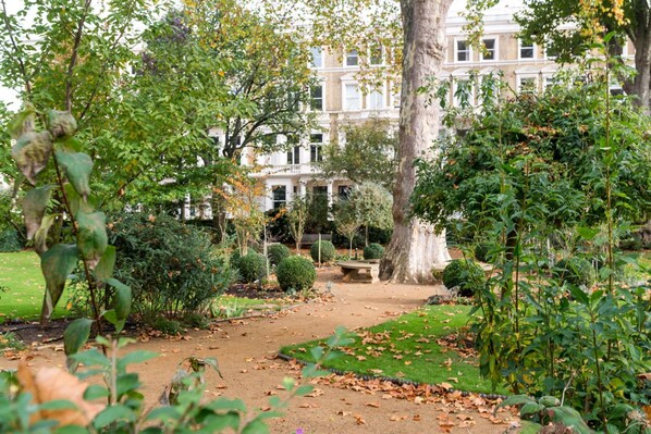 1 bedroom - Lofty Ideals (London)