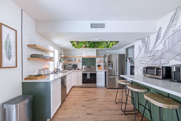 Private kitchen - Luxury Lakeside Adventureland! (Mesa)