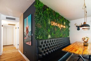 Dining - Luxury Lakeside Adventureland! (Mesa)