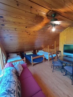 1 bedroom, bed sheets
