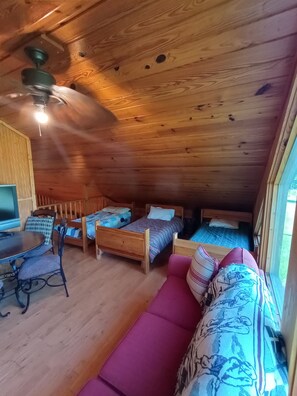 1 bedroom, bed sheets