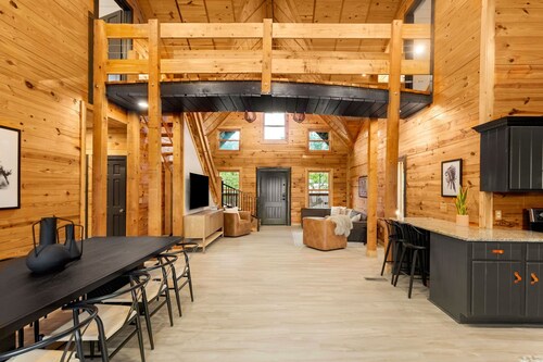 Hill Country Luxury Cabin