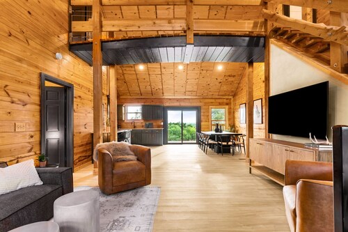 Hill Country Luxury Cabin