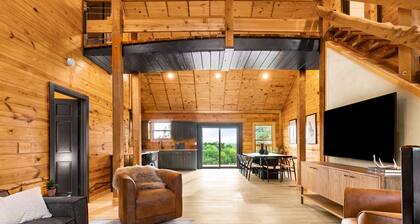 Hill Country Luxury Cabin