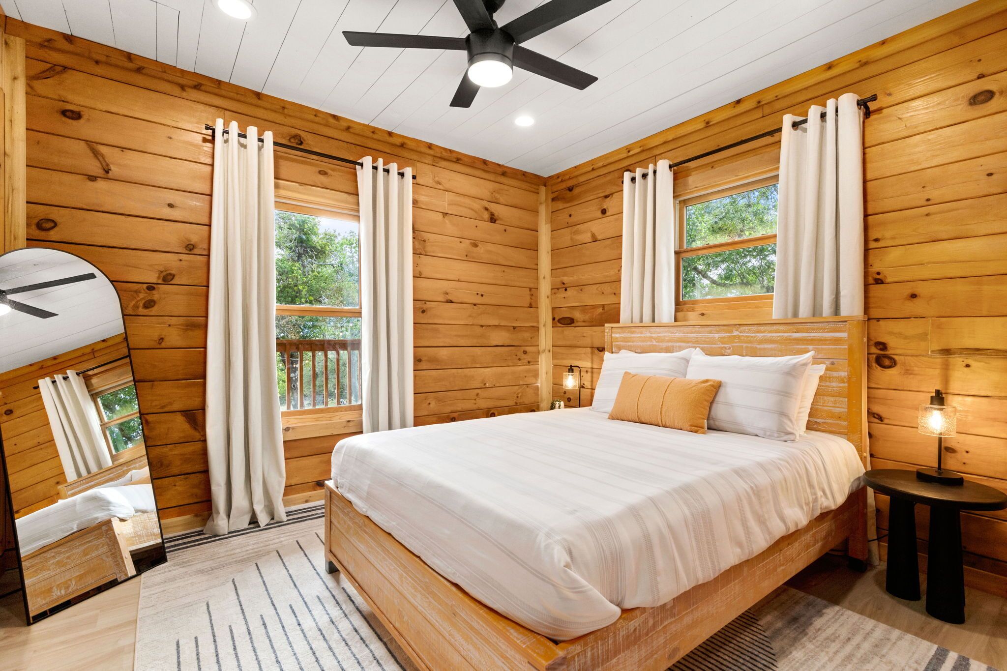 5 chambres, coffres-forts dans les chambres, lit parapluie, Wi-Fi