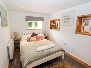 1 makuuhuone, yksilöllisesti sisustettu, yksilöllisesti kalustettu