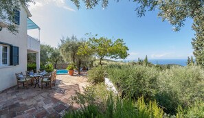 Villa, Smoking | 2 bedrooms, Internet