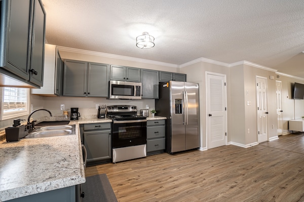 Frigorífic, microones, forn i placa de cuina