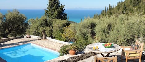 Villa, Smoking | 2 bedrooms, Internet