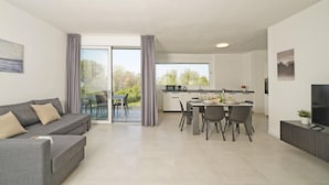 Unclassified image, 4 of 35, button - Katya Resort A1 10 by Wonderful Italy (Desenzano del Garda)