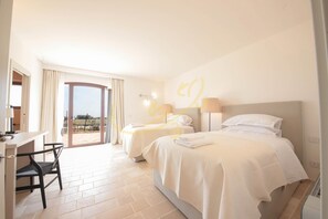 Villa | 7 bedrooms - TD Tenuta Donna Madia Sea View Pool Over Vineyard (Monopoli)