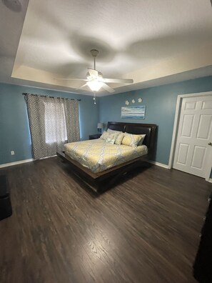 3 bedrooms, iron/ironing board, travel crib, free WiFi