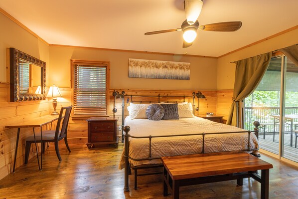 4 bedrooms, desk, iron/ironing board, travel crib