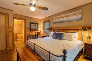 4 bedrooms, desk, iron/ironing board, travel cot
