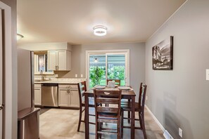 Dining - Modern home 4BR/2BAW/Arcade, Ping-Pong&Foosball.  Close to Denver and Boulder.   (Arvada)