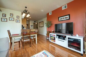 Smart-tv, pejs, dvd-afspiller, musikbibliotek