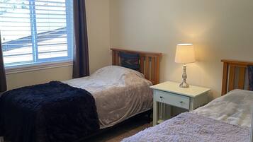 2 chambres, fer et planche à repasser, Wi-Fi gratuit, draps fournis