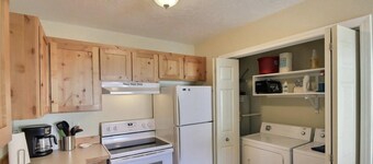 Cozy retreat within walking distance of anything in town and the salmon river!