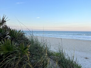 Chaise longue, serviettes de plage