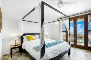 3 quartos, cofres nos quartos, escrivaninha