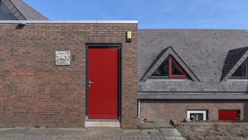 6 bedrooms
