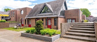 Luxe Bosvilla De Steenbok Nabij bos en Ijsselmeer