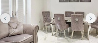 The hawthorns large detached 3 bedroom family home