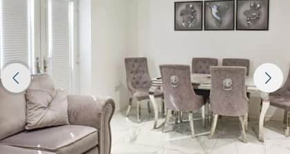 The hawthorns large detached 3 bedroom family home