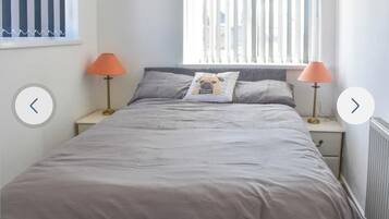 3 bedrooms, iron/ironing board, WiFi, bed sheets