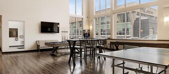 Milwaukee Beautiful Family 2BD 2BA Downtown Apartment