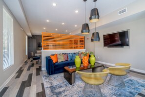 Apartment | 1 bedroom - Des Moines Heavenly 1BD 1BA Downtown Apartment (Des Moines)