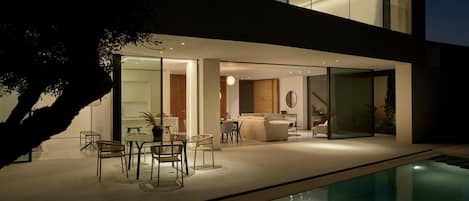 Villa, Smoking | 4 bedrooms, Internet