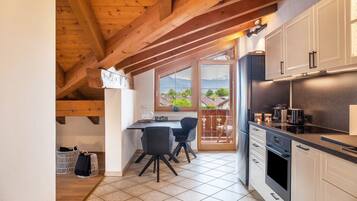 Kühlschrank, Ofen, Herdplatte, Geschirrspüler