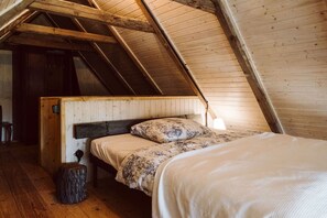 1 bedroom, bed sheets