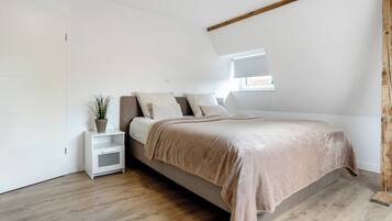 2 Schlafzimmer, BĂŒgeleisen/BĂŒgelbrett, kostenloses WLAN, BettwĂ€sche