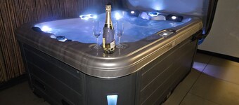 Apartment "Mit Jacuzzi Enschede 10 km" with Wi-Fi