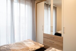 1 slaapkamer, een strijkplank/strijkijzer, gratis wifi, beddengoed