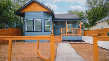 บ้านพัก | 5 ห้องนอน, โต๊ะทำงาน