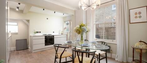 Apartment | 2 bedrooms, Internet