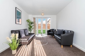 3 bedrooms, Internet