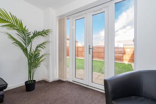 3 bedrooms, Internet