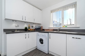 3 bedrooms, Internet