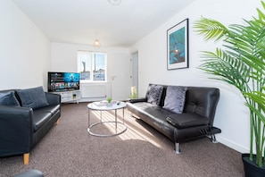 3 bedrooms, Internet