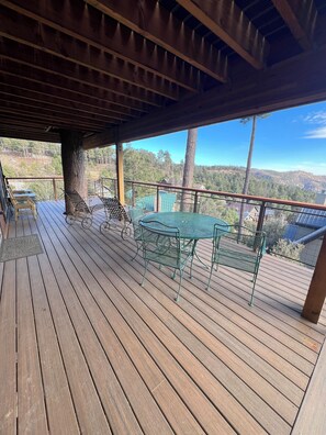 Outdoor dining - Mountain Dreams … Cozy Cabin... Spectacular Views (Mount Lemmon)