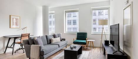 Fernseher, Stereoanlage