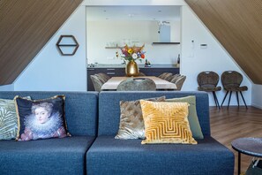 6 bedrooms - Amazing Villa bij Klaas With 4 Bathrooms (Rijs)