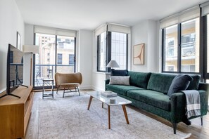 Fernseher, Stereoanlage