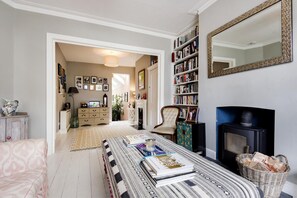 House - Spectacular Shepherds Bush Home Close to Westfield (London)